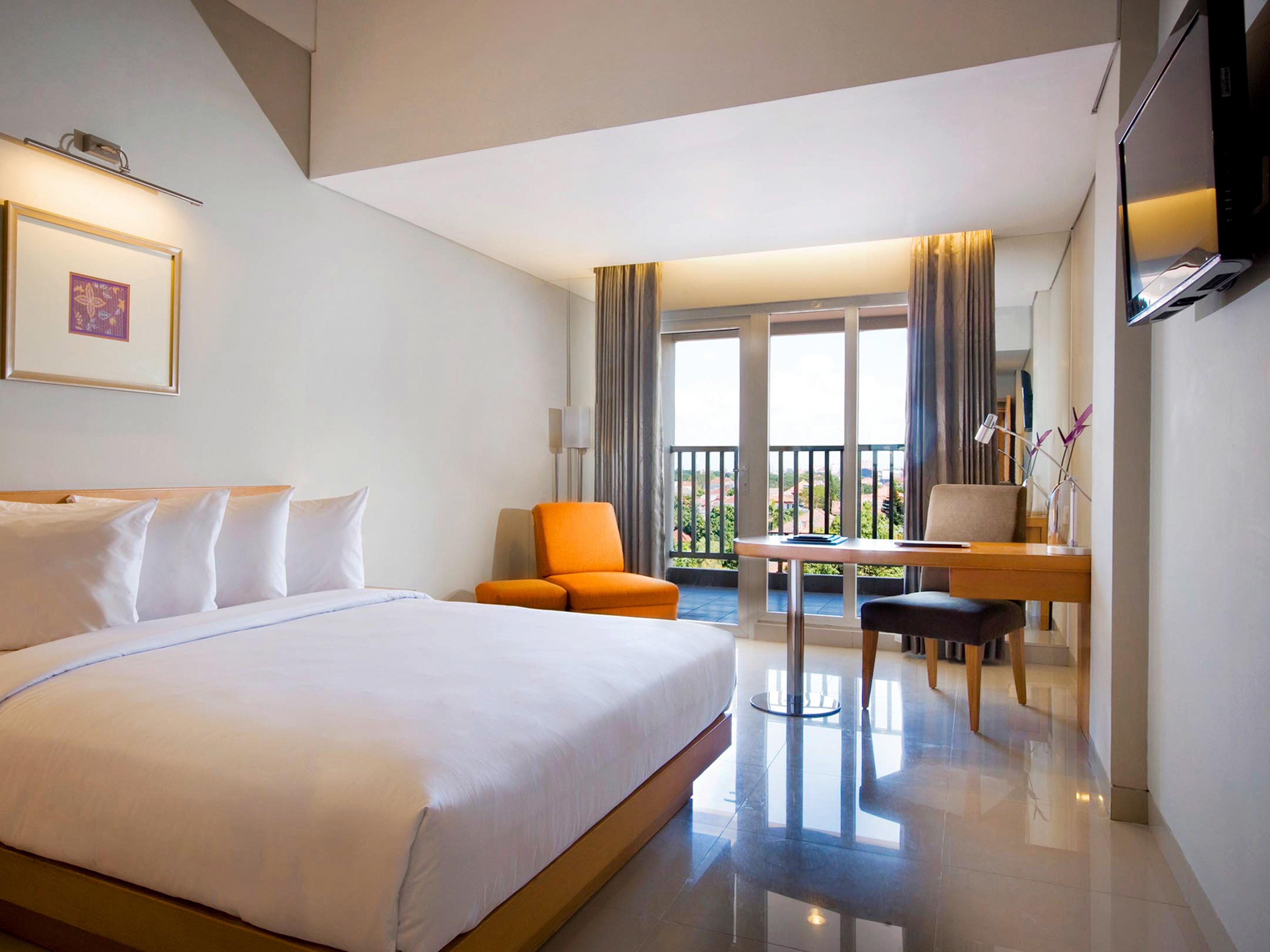 Hotel Santika Jemursari Surabaya Luaran gambar