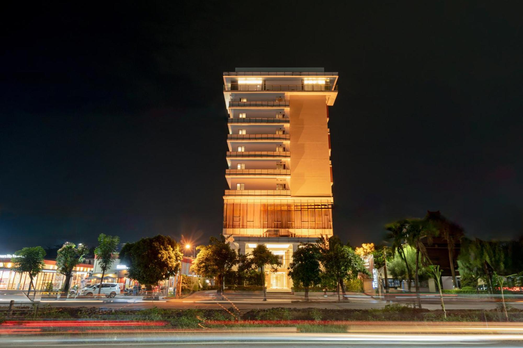 Hotel Santika Jemursari Surabaya Luaran gambar