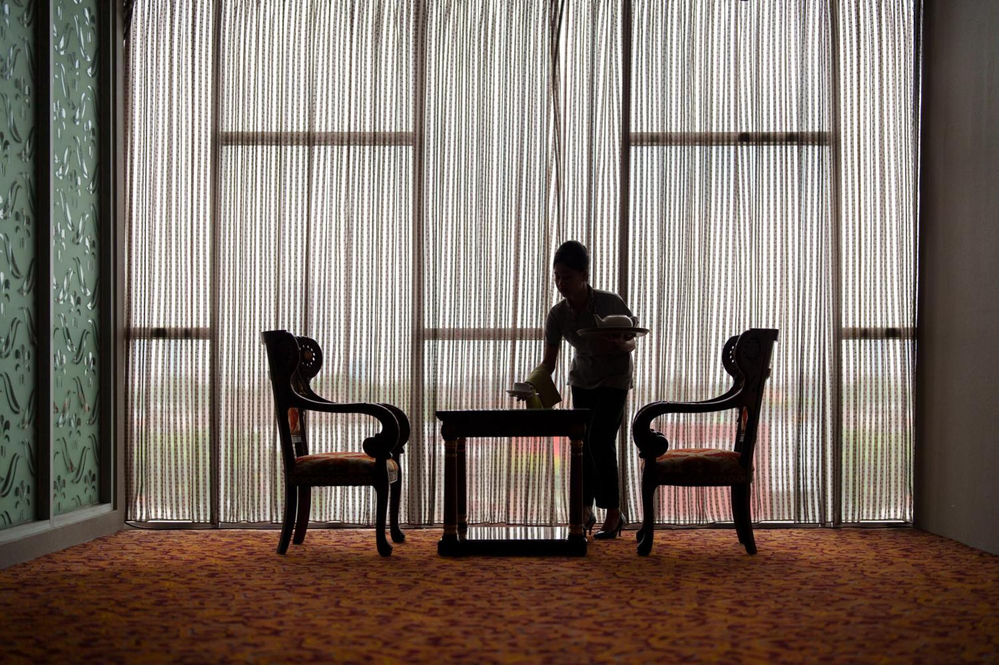 Hotel Santika Jemursari Surabaya Luaran gambar